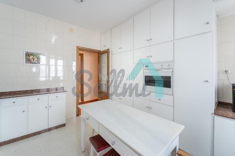 Foto 70ee6eac-5efd-41d8-97e6-41f8bd2df6b5. Location appartement avec chauffage dans Parque San Francisco - Uría Oviedo
