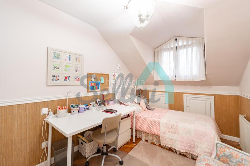 Foto 2dcffe28-d7b5-45a4-8e2c-60547d1091c2. Duplex con riscaldamento parcheggio in Masip Oviedo