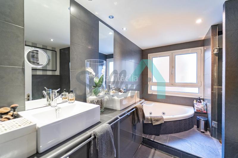 Foto 3ce30049-6011-486d-a52d-ed628873b45c. Duplex con riscaldamento parcheggio in Masip Oviedo