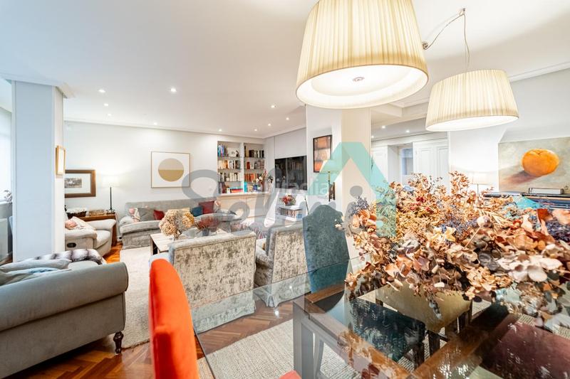 Foto c83f5bbf-a72d-44eb-8a01-becc4c97839f. Duplex con riscaldamento parcheggio in Masip Oviedo