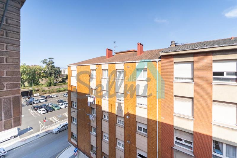 Foto 0110e225-1a2c-42fc-9304-8b8debbcee48. Flat with heating in La Calzada Gijón