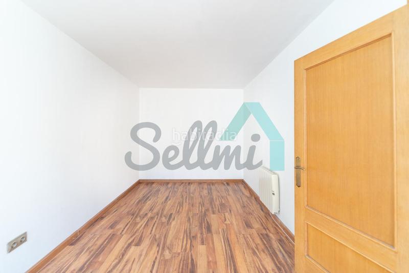 Foto 1e98c6bd-64ac-41b9-b10e-fb45134781f1. Flat with heating in La Calzada Gijón