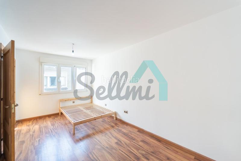 Foto 727e96f9-d43d-49dc-8ebf-66455d6937a8. Flat with heating in La Calzada Gijón