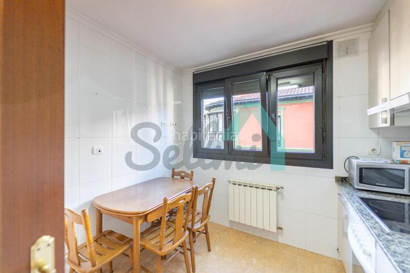 Foto 1a7c4316-bd19-47b6-be28-fb936fd3aff4. Appartamento con riscaldamento in Sama Langreo