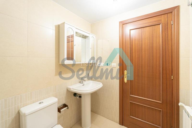 Foto 0a6a8fc9-6a16-49c1-919b-9e8eea4044db. Piso en Sama Langreo