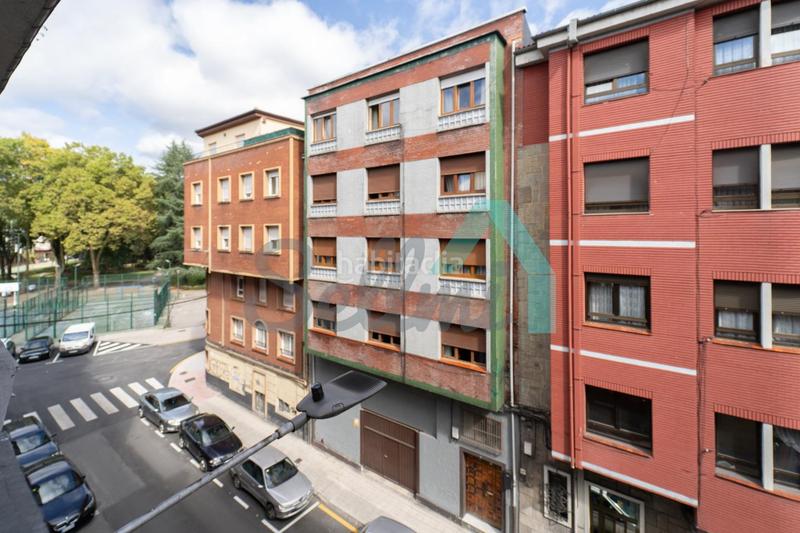 Foto 5d10b3d3-88ee-43ec-9a11-e845d5bdc9ba. Edifici a Sama Langreo