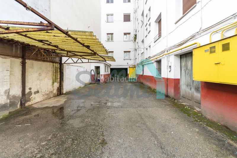 Foto 4a968e6a-7b82-452d-b9e4-19bb5608cbcf. Flat with heating parking in Fozaneldi - Tenderina Oviedo