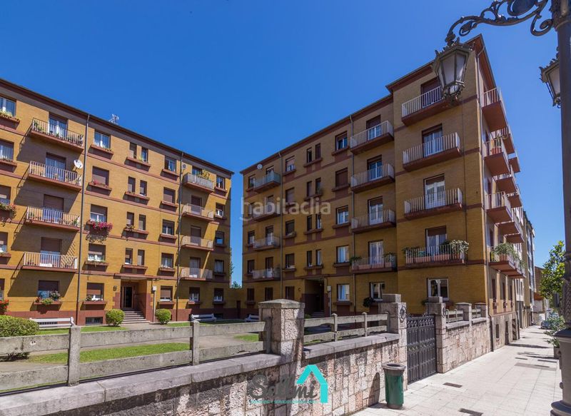 Foto 5814e9b3-7fba-4b04-bf5b-962184db4c09. Flat with heating parking in Fozaneldi - Tenderina Oviedo