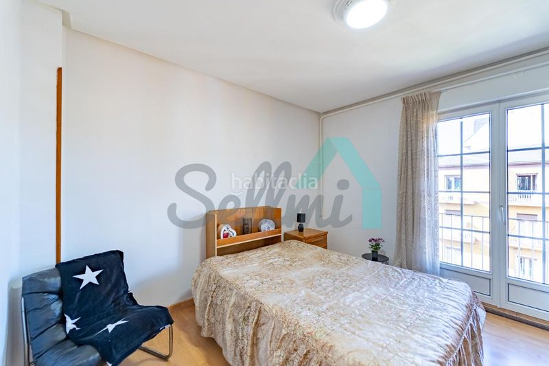 Foto 656c2b83-e1bb-43f9-b3e8-5573bef46e09. Flat with heating parking in Fozaneldi - Tenderina Oviedo