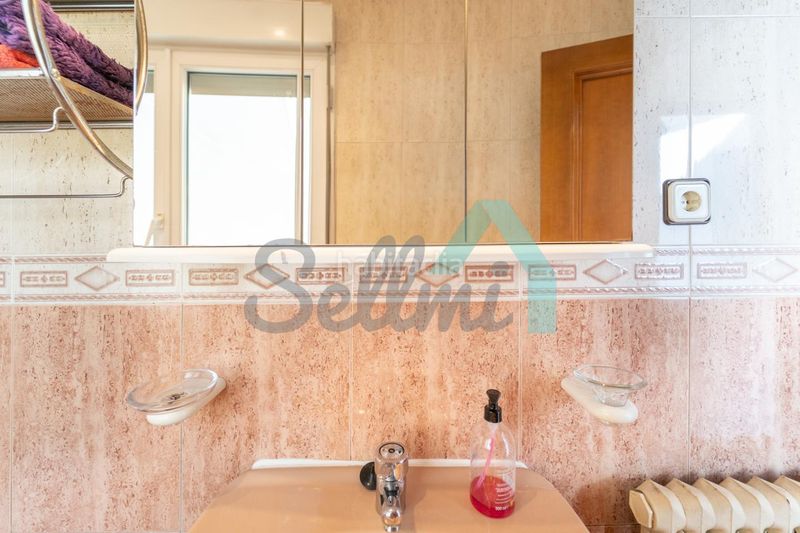Foto a6450c8a-a1a8-465b-9087-d6430648f399. Flat with heating parking in Fozaneldi - Tenderina Oviedo