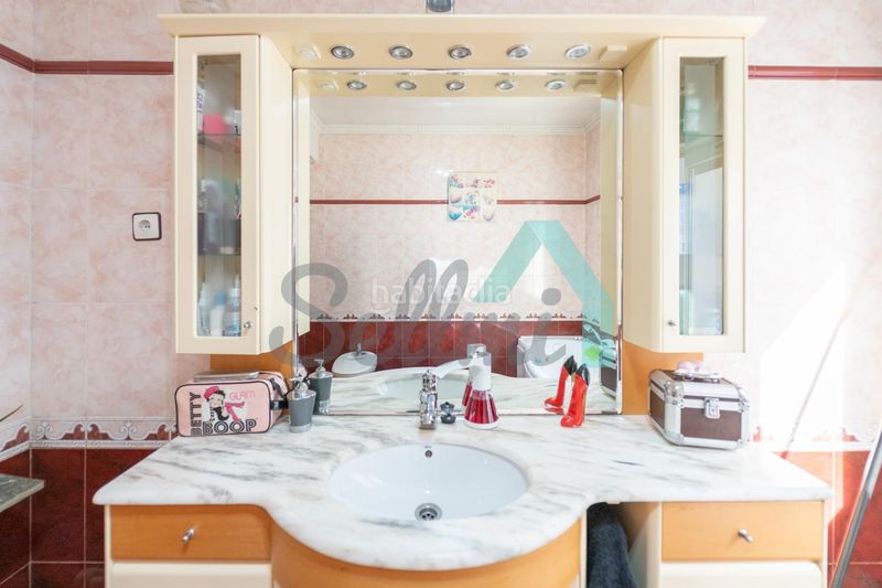 Foto b103f7df-b82a-4f0c-9018-a3cb10956377. Flat with heating parking in Fozaneldi - Tenderina Oviedo