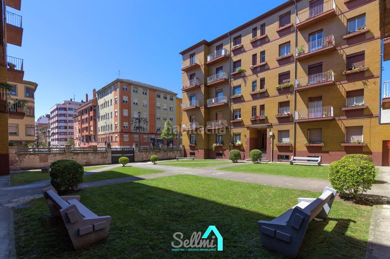Foto c1b3ccf7-cf67-4510-ac0f-59faa69f683b. Flat with heating parking in Fozaneldi - Tenderina Oviedo