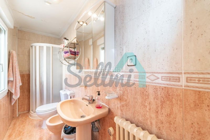 Foto d215171f-0327-4630-8287-6e3875e27147. Flat with heating parking in Fozaneldi - Tenderina Oviedo