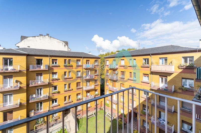 Foto 5f32127a-eba2-42fa-b3da-e667ee577702. Pis amb calefacció aparcament a Fozaneldi - Tenderina Oviedo