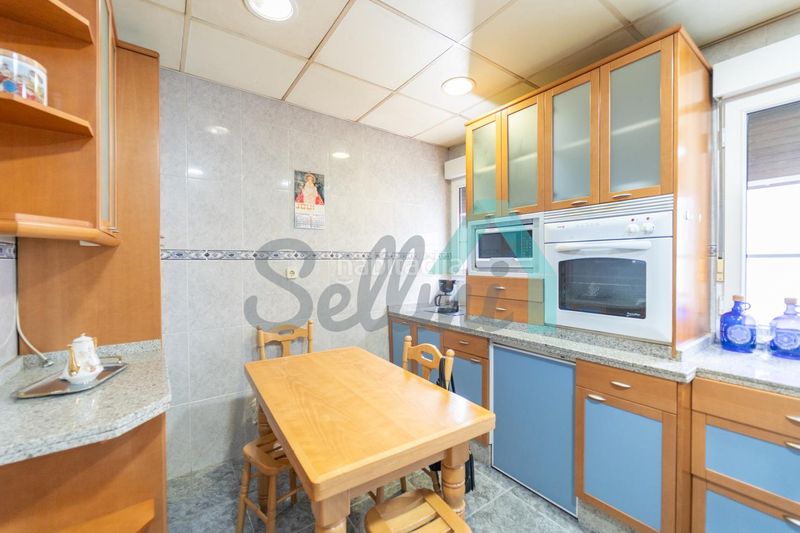 Foto a0ac910f-d468-4082-a008-5d6ef58018e5. Pis amb calefacció aparcament a Fozaneldi - Tenderina Oviedo