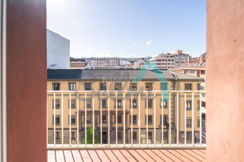 Foto bef92723-ba4e-4618-bb83-8ddf9778a9b3. Pis amb calefacció aparcament a Fozaneldi - Tenderina Oviedo