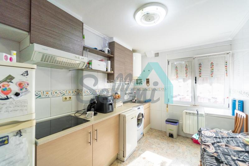 Foto d9e97f7c-20ae-47a6-b17f-32c99b084bc6. Piso en Centro Gijón