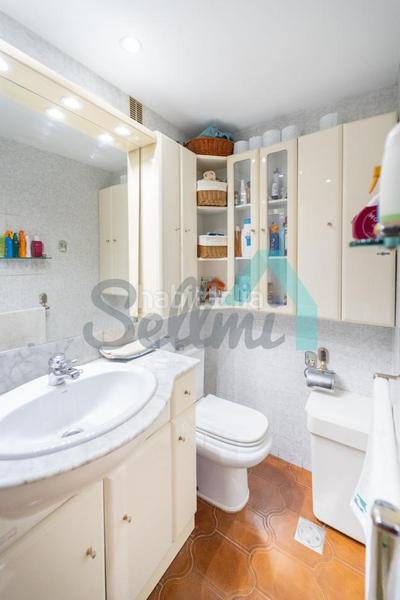 Foto 3333e4cb-6a2e-494b-914d-8682c07313d0. Appartement avec chauffage parking dans Vallobín Oviedo