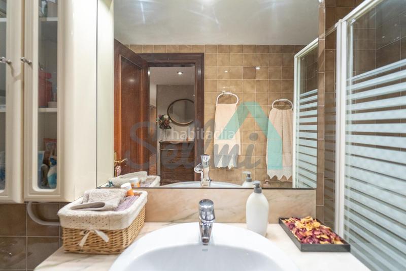 Foto 41234886-ae74-40ce-b99c-5752cc4d23c6. Appartement avec chauffage parking dans Vallobín Oviedo