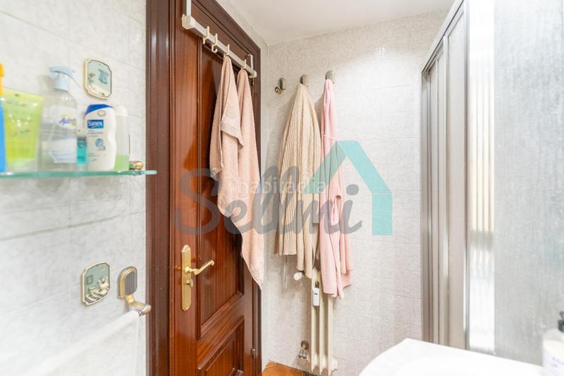 Foto 5481e3fa-85c2-4bee-8051-016421c0f32a. Appartement avec chauffage parking dans Vallobín Oviedo