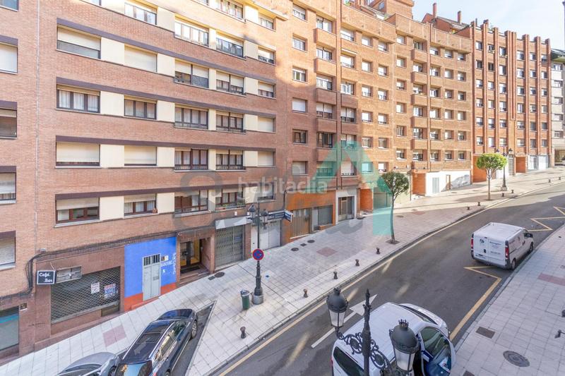 Foto 4f56bf5f-78fa-4cf9-a904-b9ab5b9f1ad3. Etagenwohnung mit heizung parking in Vallobín Oviedo