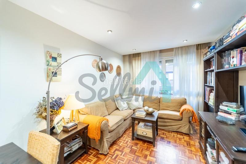 Foto f8623b4f-274e-455b-aee6-2529728db7fd. Etagenwohnung mit heizung parking in Vallobín Oviedo