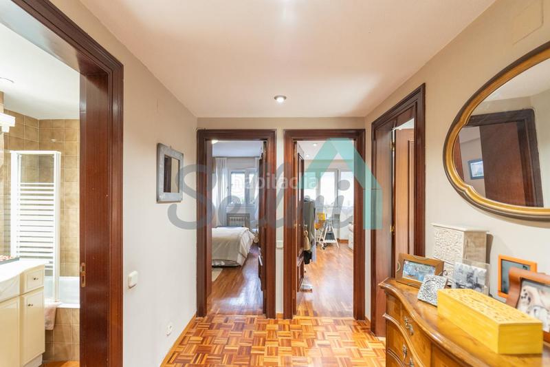 Foto 97700990-914f-4ed4-8f34-2248285e0a6f. Flat with heating parking in Vallobín Oviedo