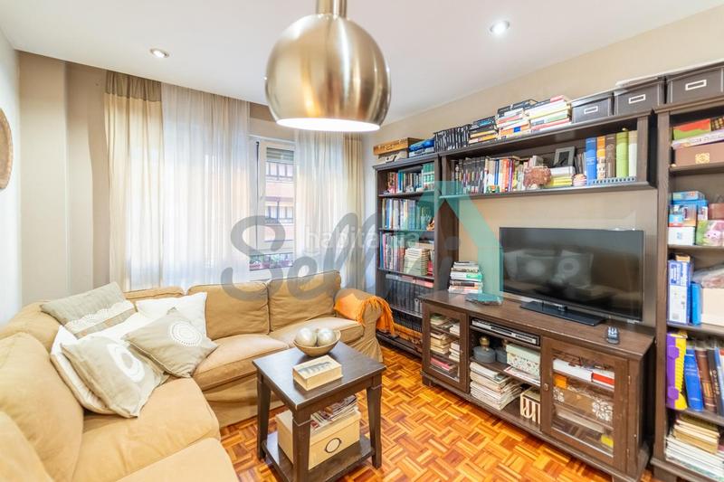 Foto 9e46aad2-8a52-4141-a4b4-73860cfc2898. Flat with heating parking in Vallobín Oviedo