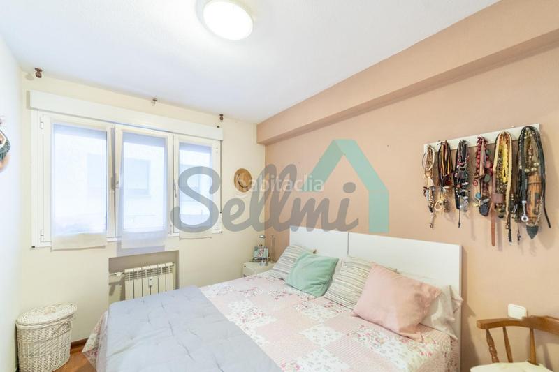 Foto ac5bec14-7aef-48dc-86e6-d8f22040e345. Piso en Vallobín Oviedo