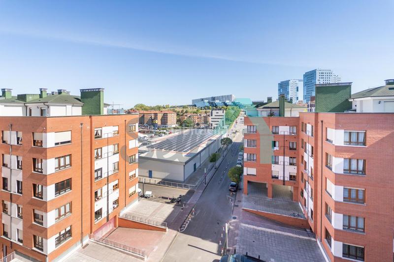 Foto c6ed0f20-15ac-460a-9785-d5643d19a4d4. Attico con riscaldamento parcheggio in Huca - La Cadellada Oviedo