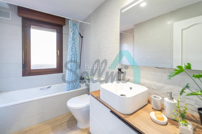 Foto ea5a4e36-736d-4211-a2b8-615c662af82f. Attico con riscaldamento parcheggio in Huca - La Cadellada Oviedo