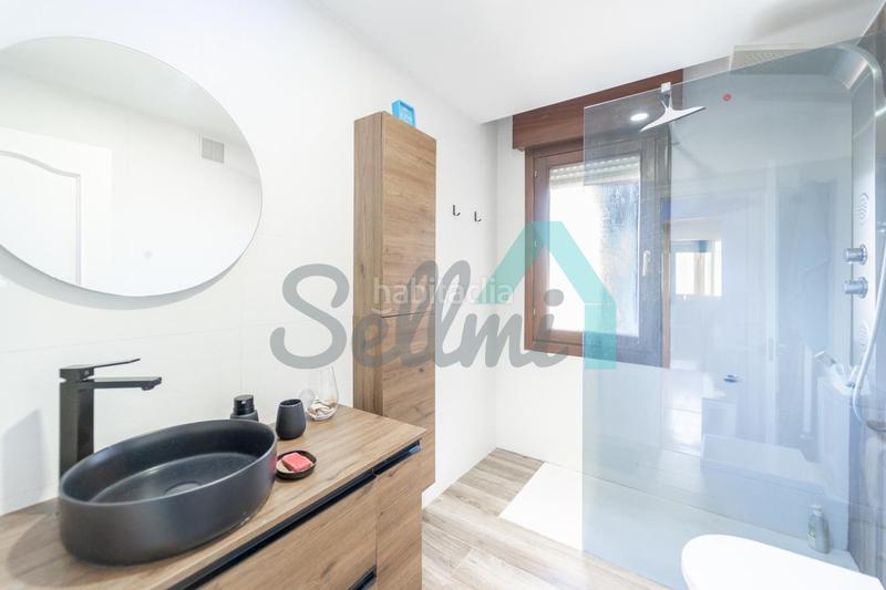 Foto 7349a738-782f-45ce-942d-75dc800d72ad. Penthouse with heating parking in Huca - La Cadellada Oviedo