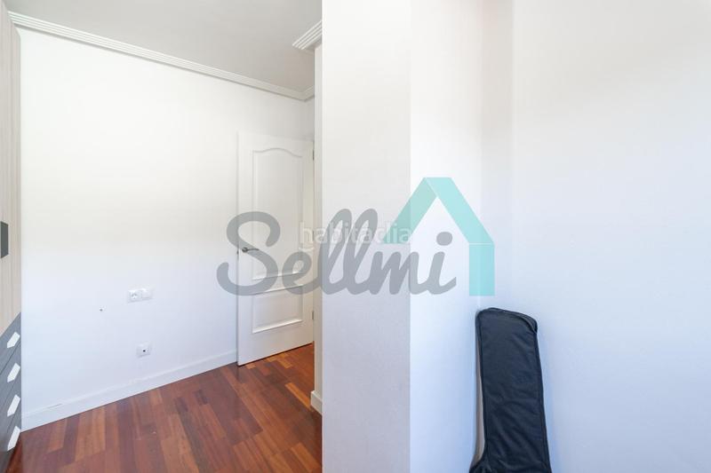 Foto 9c071e9e-43ff-4474-b173-be3db8ba9c88. Penthouse with heating parking in Huca - La Cadellada Oviedo