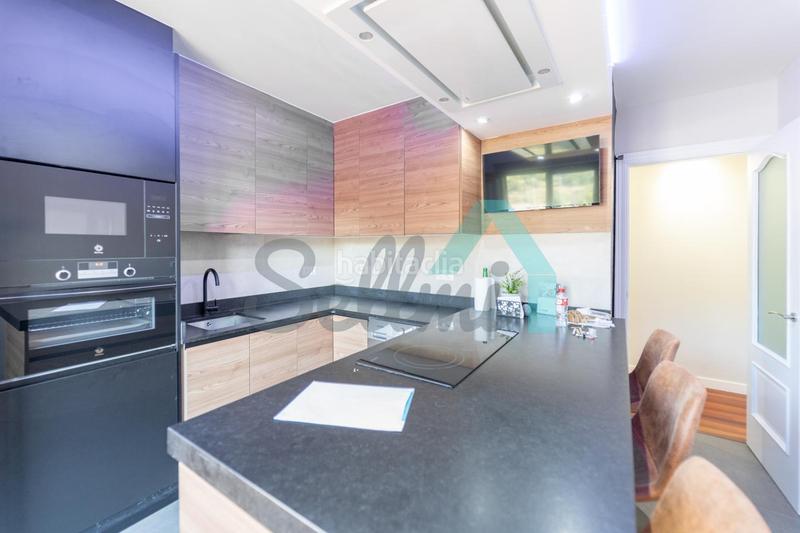 Foto ebb6f539-e53d-4155-9ce4-21746a603f81. Penthouse with heating parking in Huca - La Cadellada Oviedo