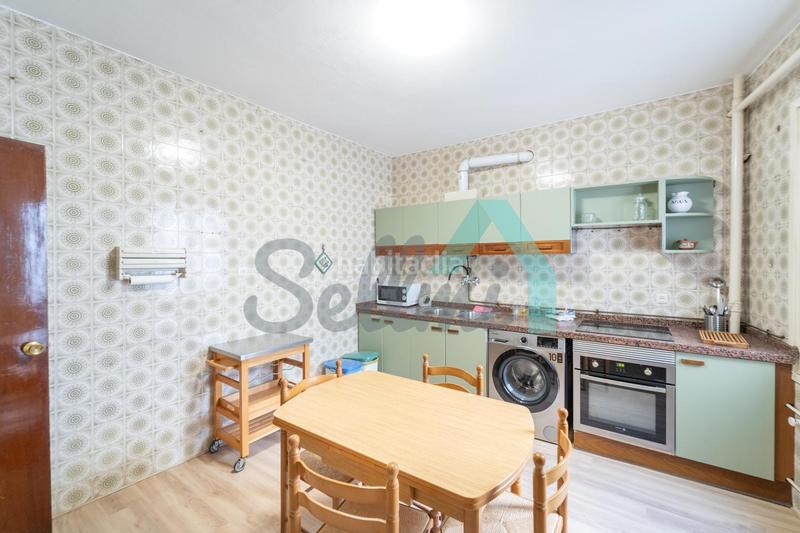 Foto 0c362d4c-c221-42e3-94f0-b2ba708304e8. Rent flat with heating in Auditorio - Seminario - Parque de Invierno Oviedo