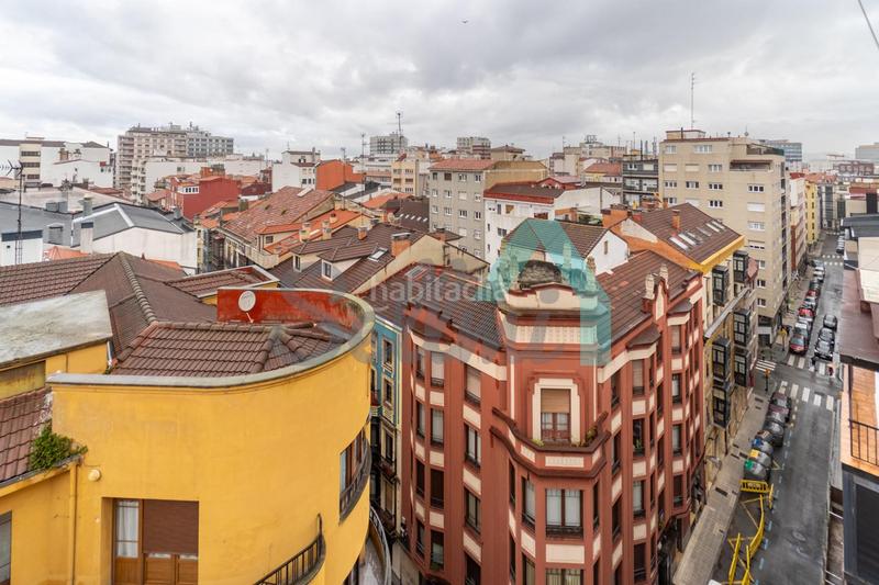 Foto b96d41ef-6894-478f-b196-3be48d5845bc. Alquiler ático en Centro Gijón
