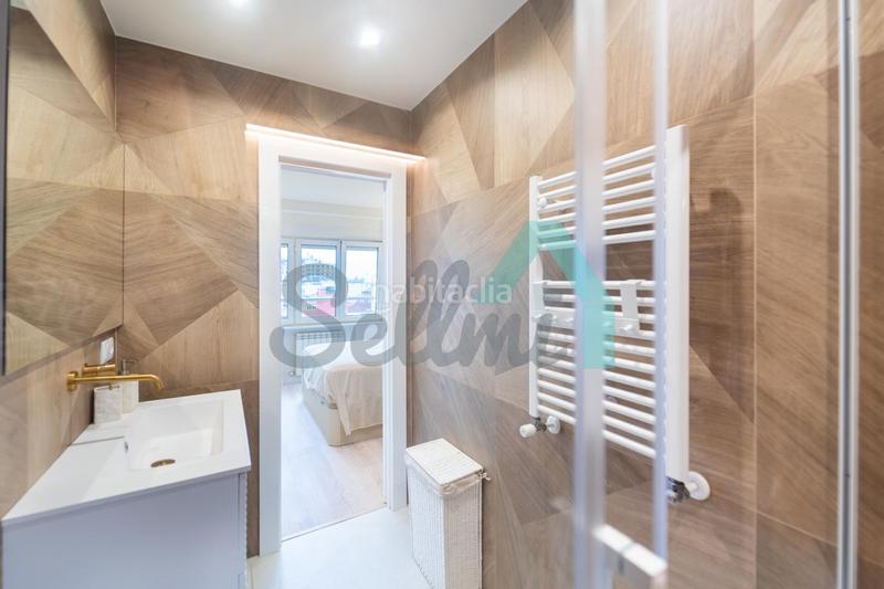 Foto 0f7867fb-c4c4-46ad-810e-09c3bbbae39d. Miete dachwohnung mit heizung in Centro Gijón