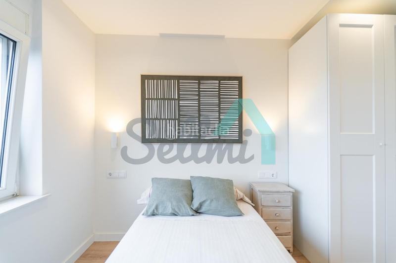 Foto 1fcdd1a8-8144-4ad1-9dbd-1bc6528a23e2. Rent penthouse with heating in Centro Gijón