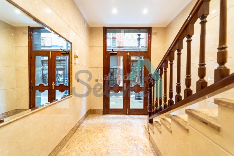 Foto f980088d-fbc6-4b73-8ab1-ce2be6e47e56. Rent penthouse with heating in Centro Gijón