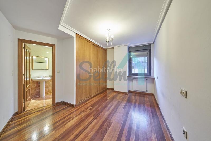 Foto 0dfc7cf3-d411-4c8d-9ae5-84b9faa89757. Planta baixa amb calefacció aparcament a Buenavista Oviedo