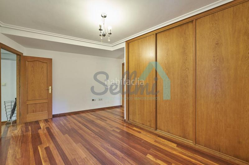 Foto c34a2c8a-9914-4aa1-b477-a51d06facc56. Planta baja en Buenavista Oviedo