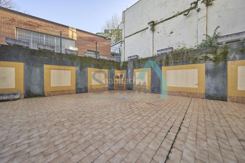 Foto d70a1535-35d6-4b69-a8e0-748f8eaaad3b. Planta baja en Buenavista Oviedo