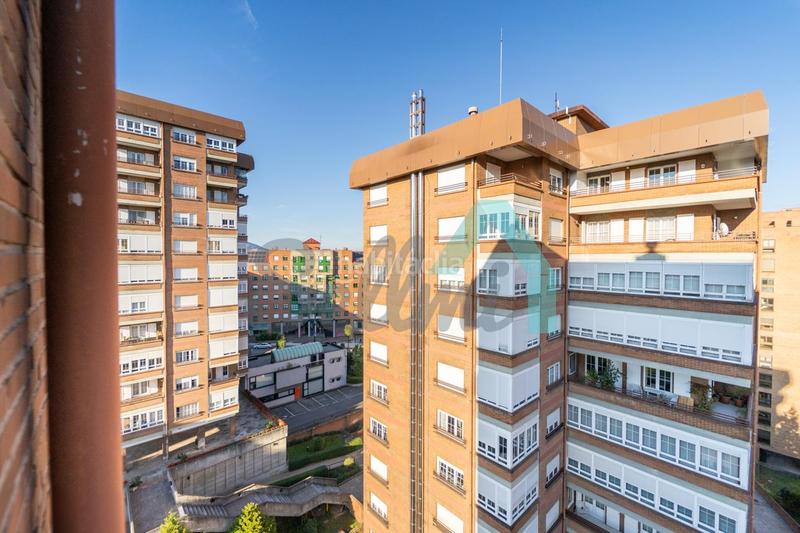 Foto 2a713383-ef5f-422c-9ecb-b535fd121584. Affitto appartamento con riscaldamento parcheggio in Oviedo