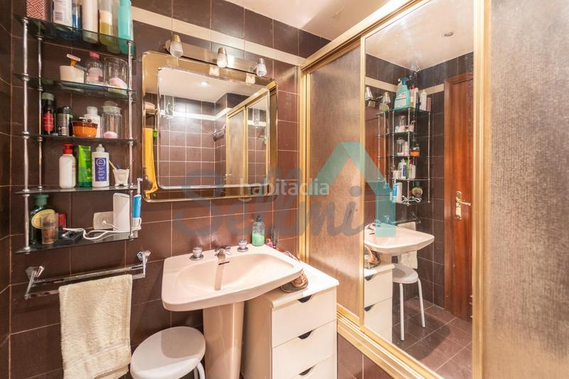 Foto 41b086e8-ab86-4481-a4e3-bc5e24861d9a. Affitto appartamento con riscaldamento parcheggio in Oviedo