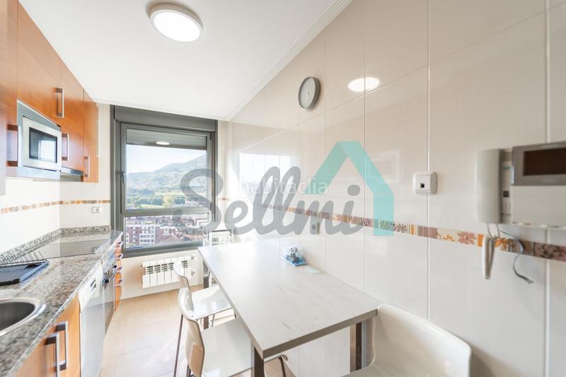 Foto ccb64a1f-5c0b-4ac4-b6a0-8eaa05ab5885. Location appartement avec chauffage parking dans Huca - La Cadellada Oviedo