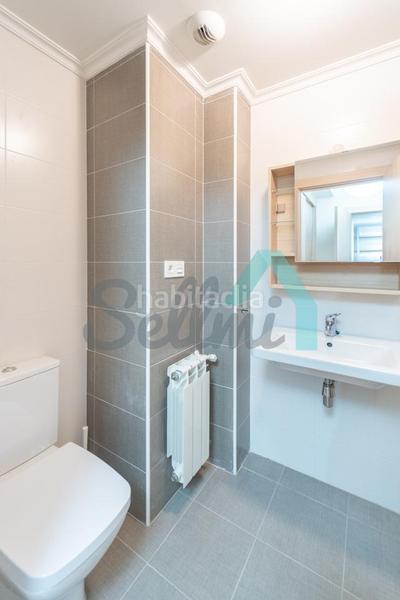 Foto 45de3fbb-282d-4a3a-8e3d-7035701e6287. Flat with heating parking in Roces Gijón