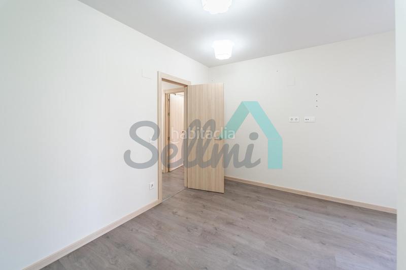 Foto 5b3599d8-8a48-4aaf-a951-44d82631beb1. Flat with heating parking in Roces Gijón