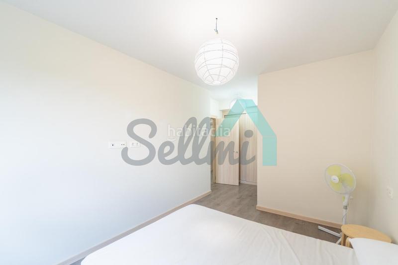 Foto 5e2128a3-572f-4055-9c89-425d06487b41. Flat with heating parking in Roces Gijón