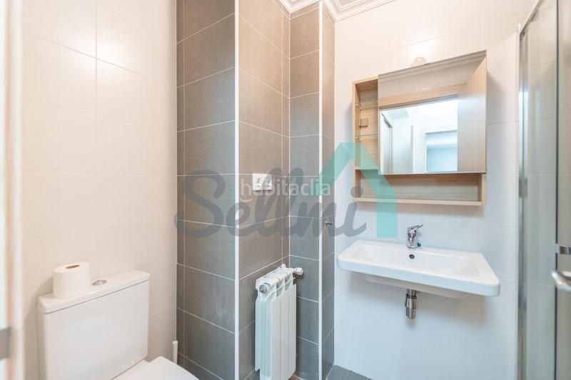 Foto ba33080e-e033-441e-bb16-c1e33337da59. Flat with heating parking in Roces Gijón