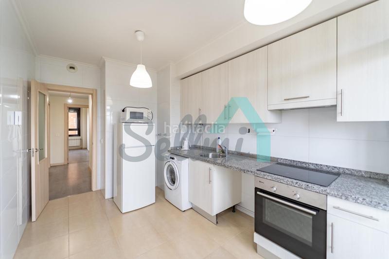 Foto c6678c2b-bece-439c-add1-d5d5e6f4febe. Flat with heating parking in Roces Gijón